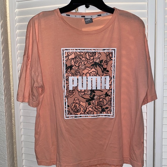 Cute and comfortable pull on T-shirt. Size large - Picture 1 of 3